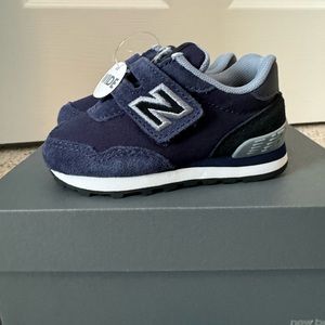 Toddler New Balance sneakers, size 5W, navy